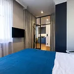 Modern Victus With Parking And Balcony By Renters Apartment *